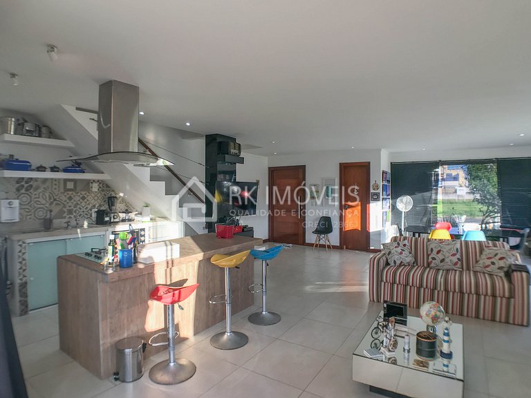 Excellent house with hydro for up to 10 people