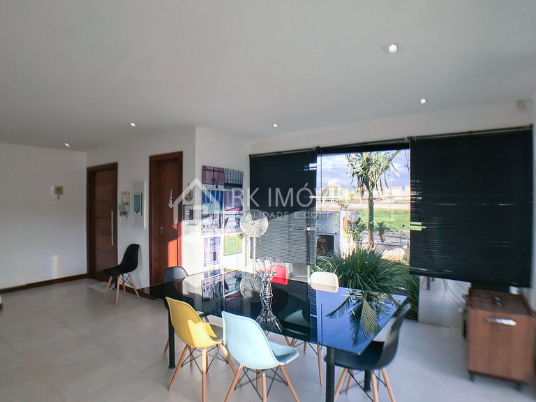 Excellent house with hydro for up to 10 people