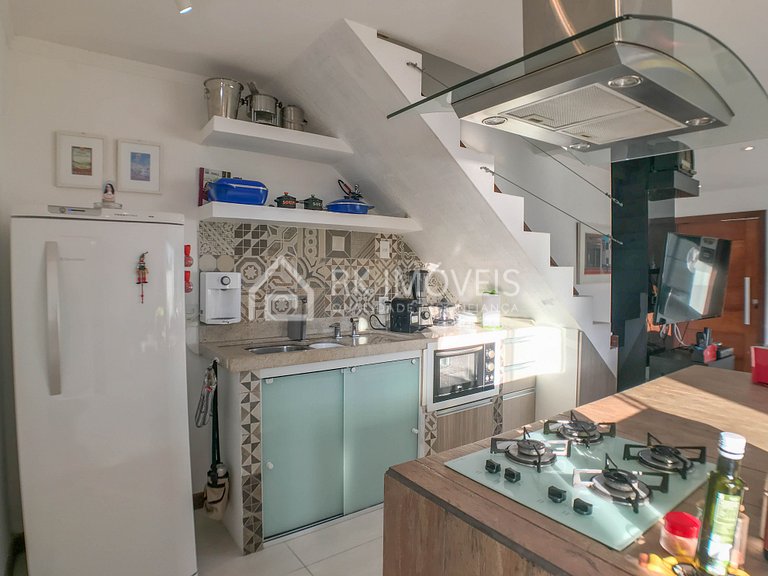 Excellent house with hydro for up to 10 people