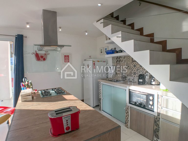 Excellent house with hydro for up to 10 people