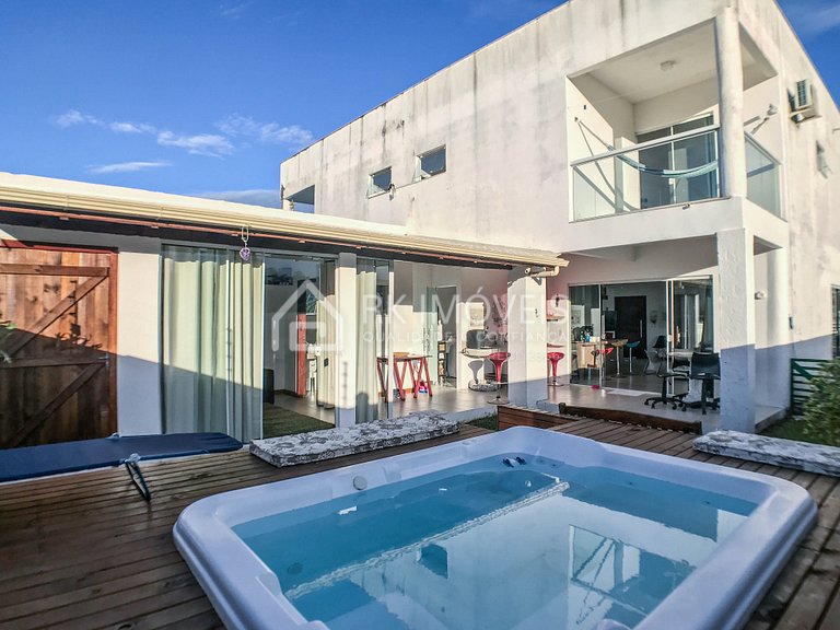 Excellent house with hydro for up to 10 people