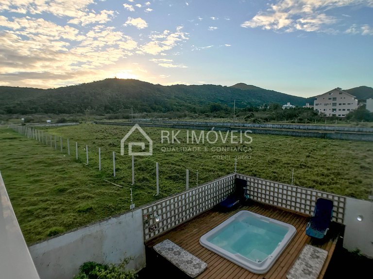 Excellent house with hydro for up to 10 people