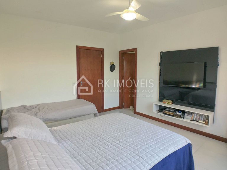 Excellent house with hydro for up to 10 people