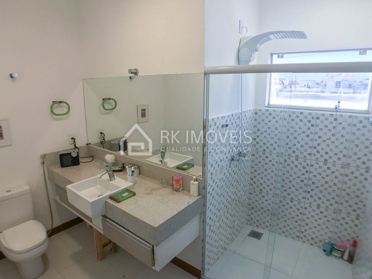 Excellent house with hydro for up to 10 people