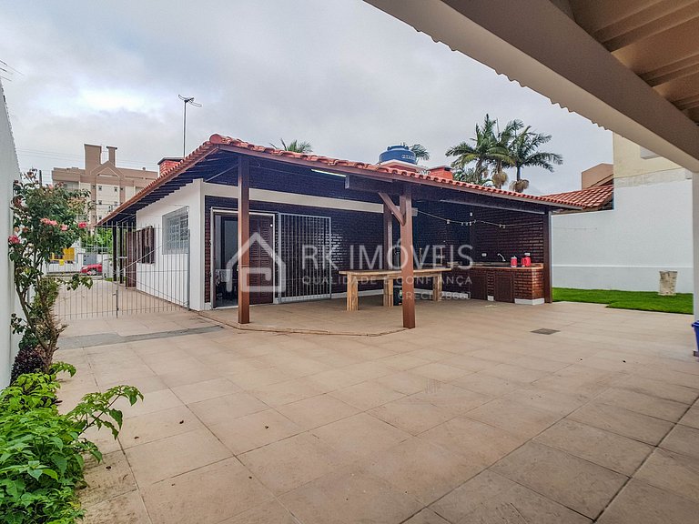 Casa Golfinhos 100m mar nos Ingleses