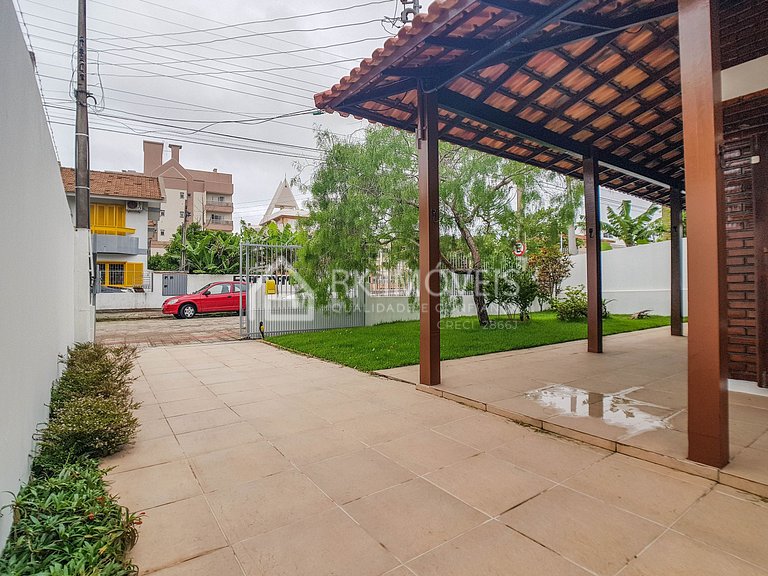 Casa Golfinhos 100m mar nos Ingleses