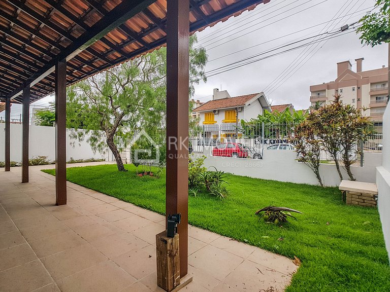 Casa Golfinhos 100m mar nos Ingleses