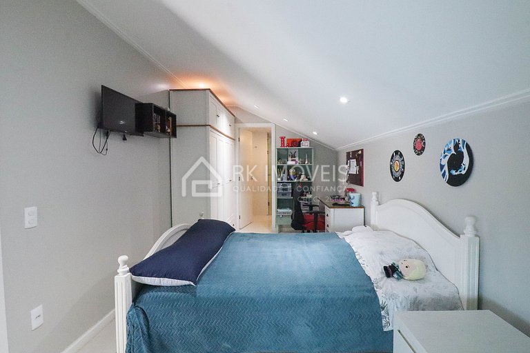 Excellent penthouse apartment with 4 bedrooms - DC02J