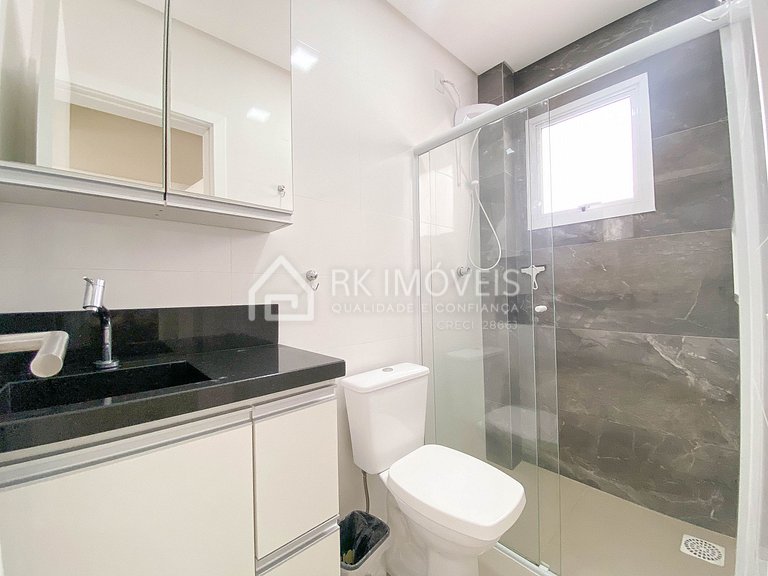 Excelente dois dormitórios a 250m mar - EB02J