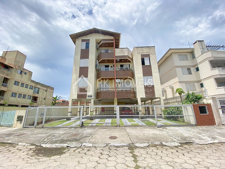 Apartamento dois dormitórios 50m do mar - XW02H