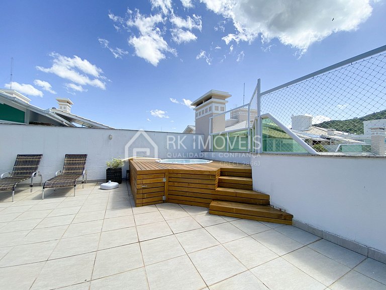 Hermoso ático 4 dormitorios con jacuzzi, una cuadra del mar.