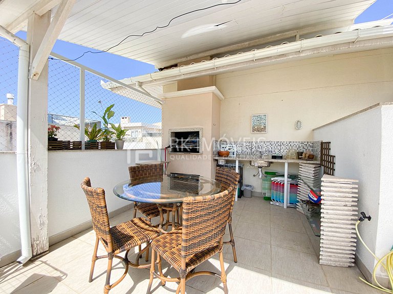 Beautiful 4-bedroom penthouse with jacuzzi 300m from the sea