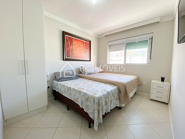 Beautiful 4-bedroom penthouse with jacuzzi 300m from the sea