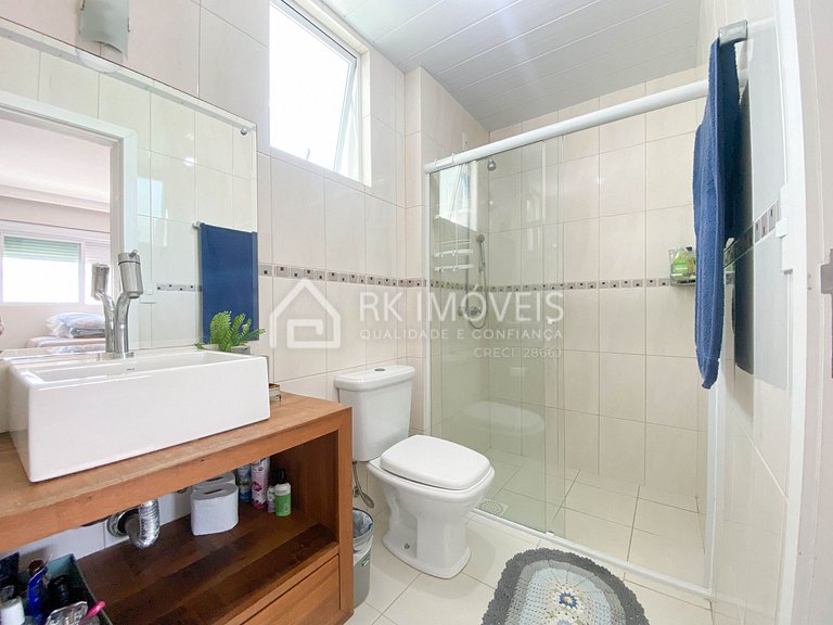 Hermoso ático 4 dormitorios con jacuzzi, una cuadra del mar.